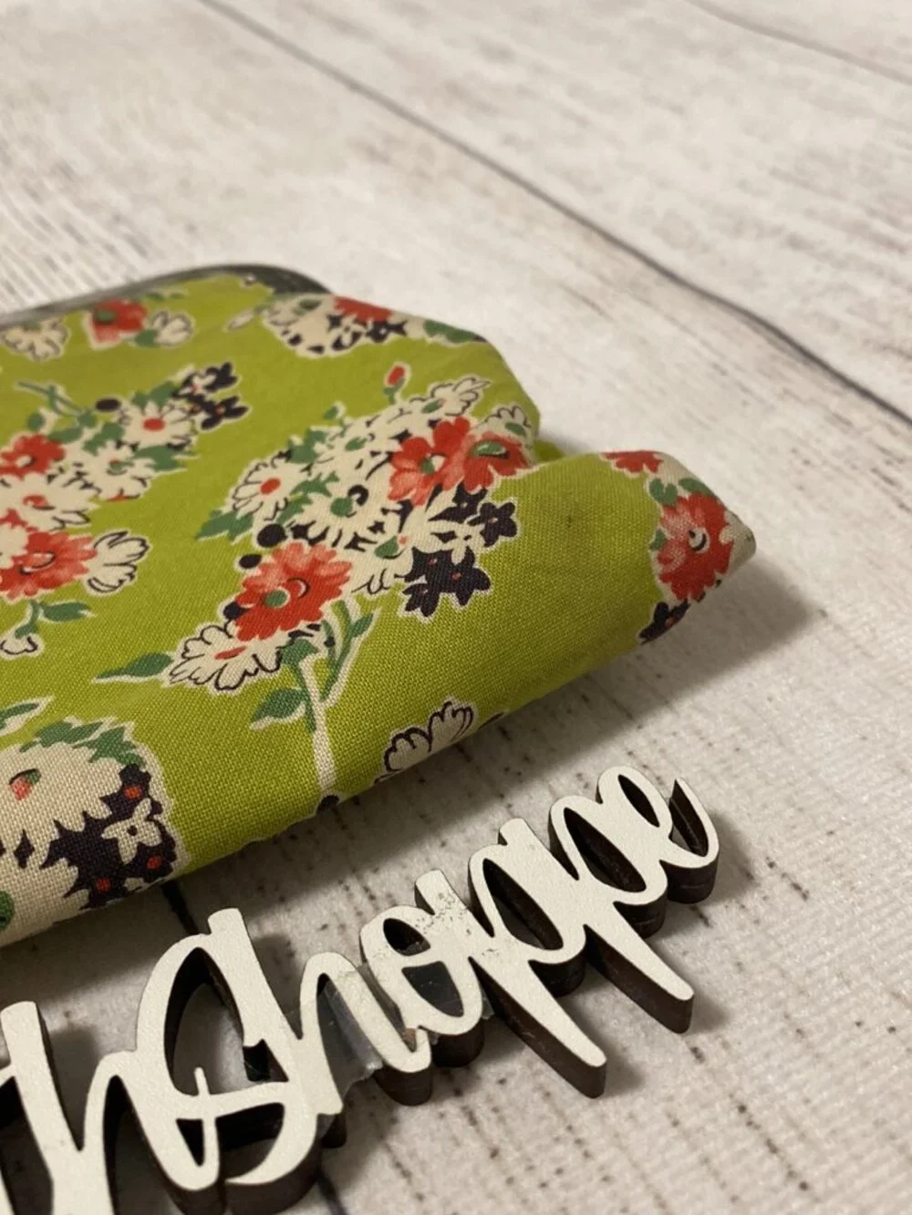 *Handmade Kisslock Coupon Organizer Wallet Purse Vintage Bouquet in Apple Green